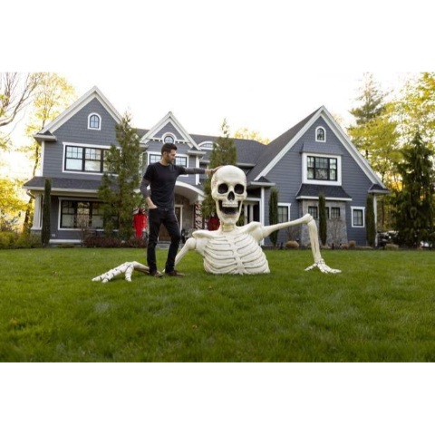🎃Halloween Pre-sale 50% OFF🔥–Towering Skeleton with LED Eyes & Haunting Sounds👻