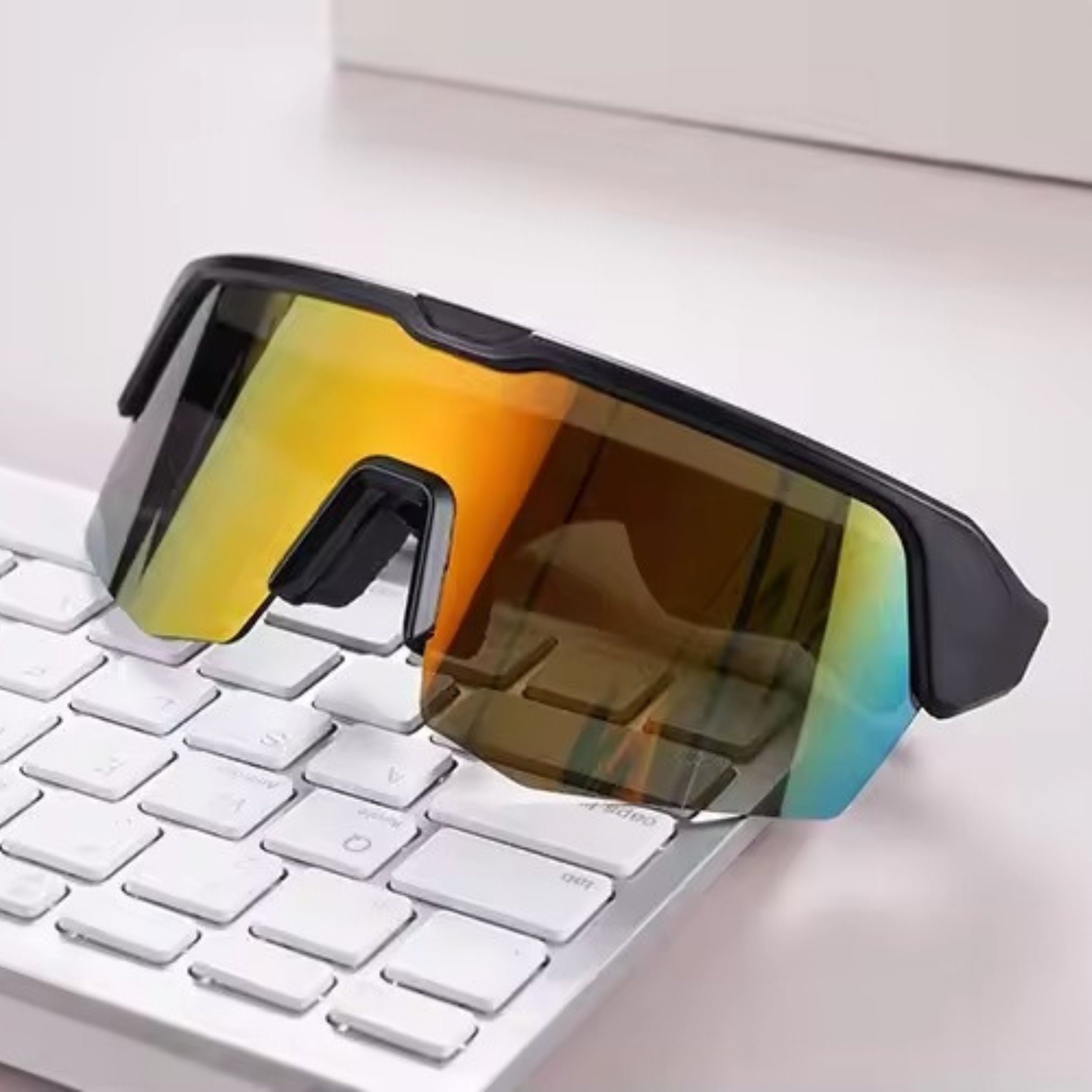 🕶️ Tint-adjustable sports sunglasses with built-in audio
