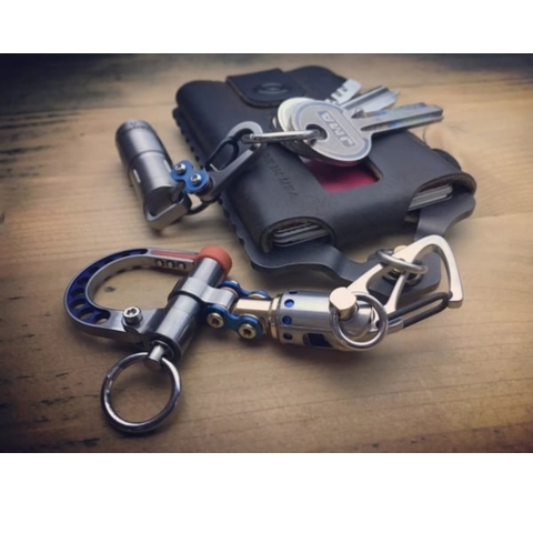 EDC KEYCHAIN BI-CARABINER